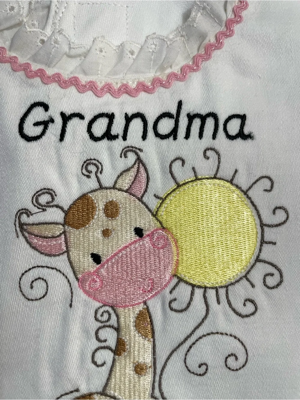 Beautiful  Baby’s Bib With Grandma Loves Me Embroidery New